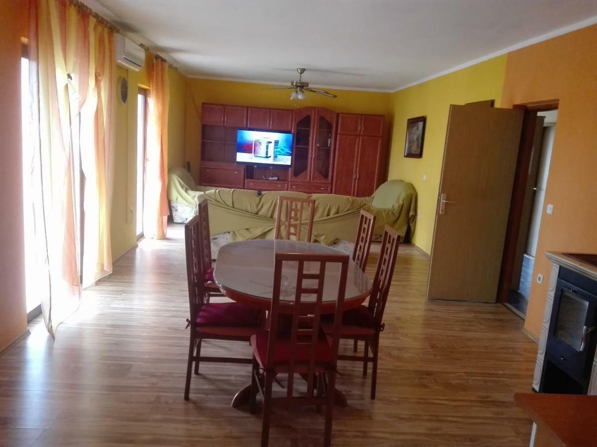 Apartment Luka Trogir Luaran gambar